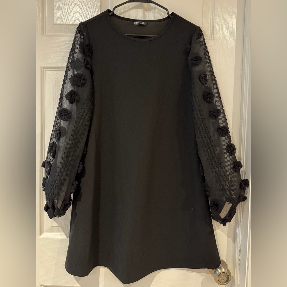 Black Mini Dress Sheer Mesh Sleeves Floral Appliqué‎ Party Cocktail Dress Size M